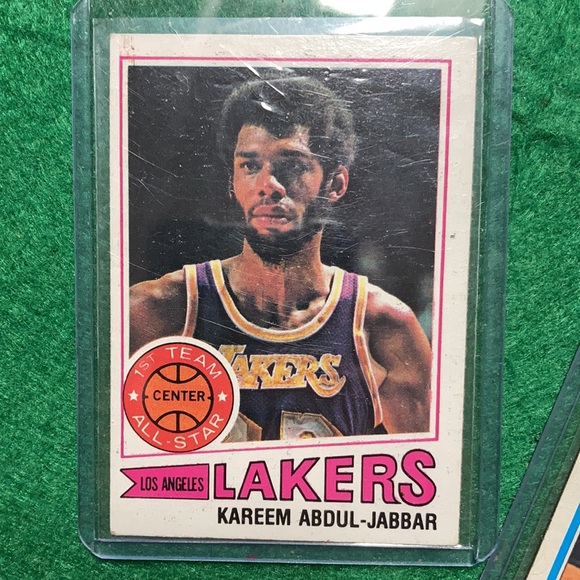 Basketball cards - Picture 3 of 5